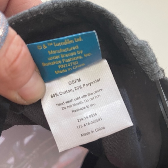 *Official* Star Wars Darth Vader Kids hat - Picture 3 of 3